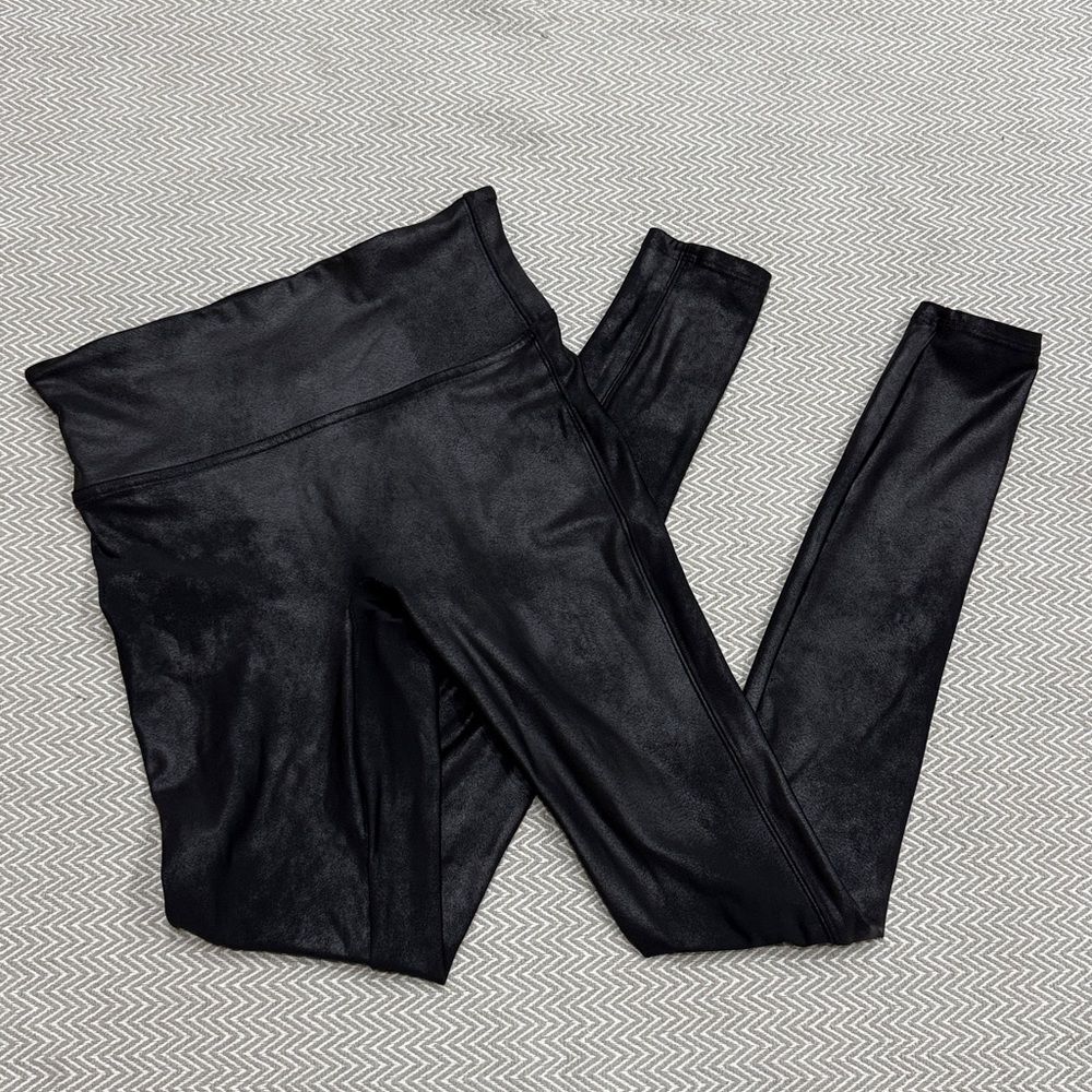 Spanx Faux Leather  Shiny Leggings Size Small